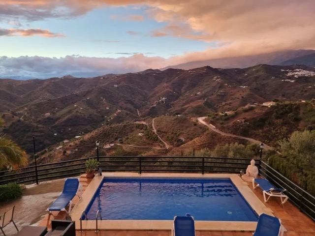 4 Day “Yoga, Mountain, and Sea” Holidays with Healthy Food in the Andalusia Mountains, Spain