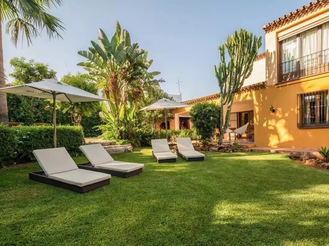 6 Day Prana Retreat in Marbella, Spain for Women Over 35: Explore Yoga, Fitness and Detox