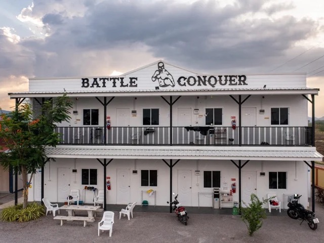 12 Day All Inclusive Muay Thai, Yoga Fitness Retreat Thailand, with Training, Tours & Healthy Meals