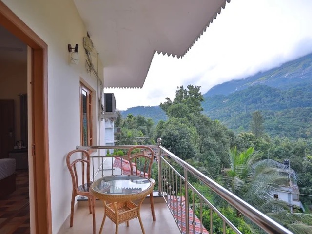 9 Day Munnar Ayurveda Holistic Retreat Package in Kerala, India