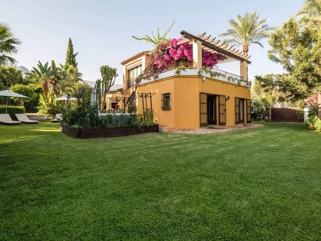 6 Day Prana Retreat in Marbella, Spain for Women Over 35: Explore Yoga, Fitness and Detox