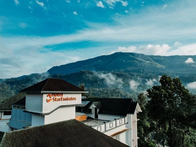 9 Day Munnar Ayurveda Holistic Retreat Package in Kerala, India