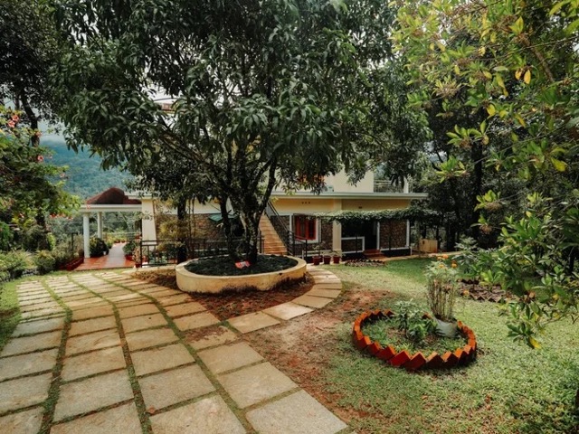 15 Day Rejuvenation with Ayurveda, Yoga and Meditation in Kerala, India