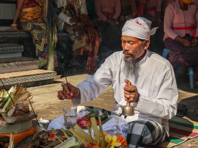 10 Day Inner Healing Balinese Watukaru Yoga, Culture & Meditation Holistic Retreat in Indonesia