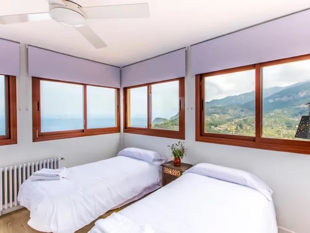 7 Day Own Your Soul Path: Feminine Leadership, Yoga, and Reiki - Women’s Retreat in Mallorca, Spain