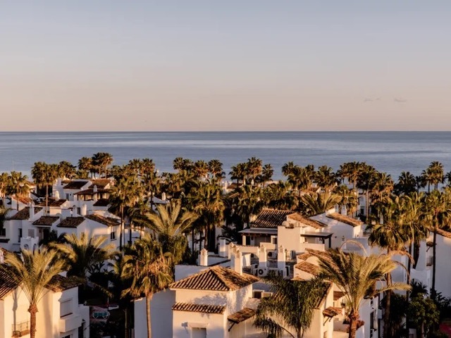 4 Day Stay Strong Fitness Retreat in Málaga, Spain